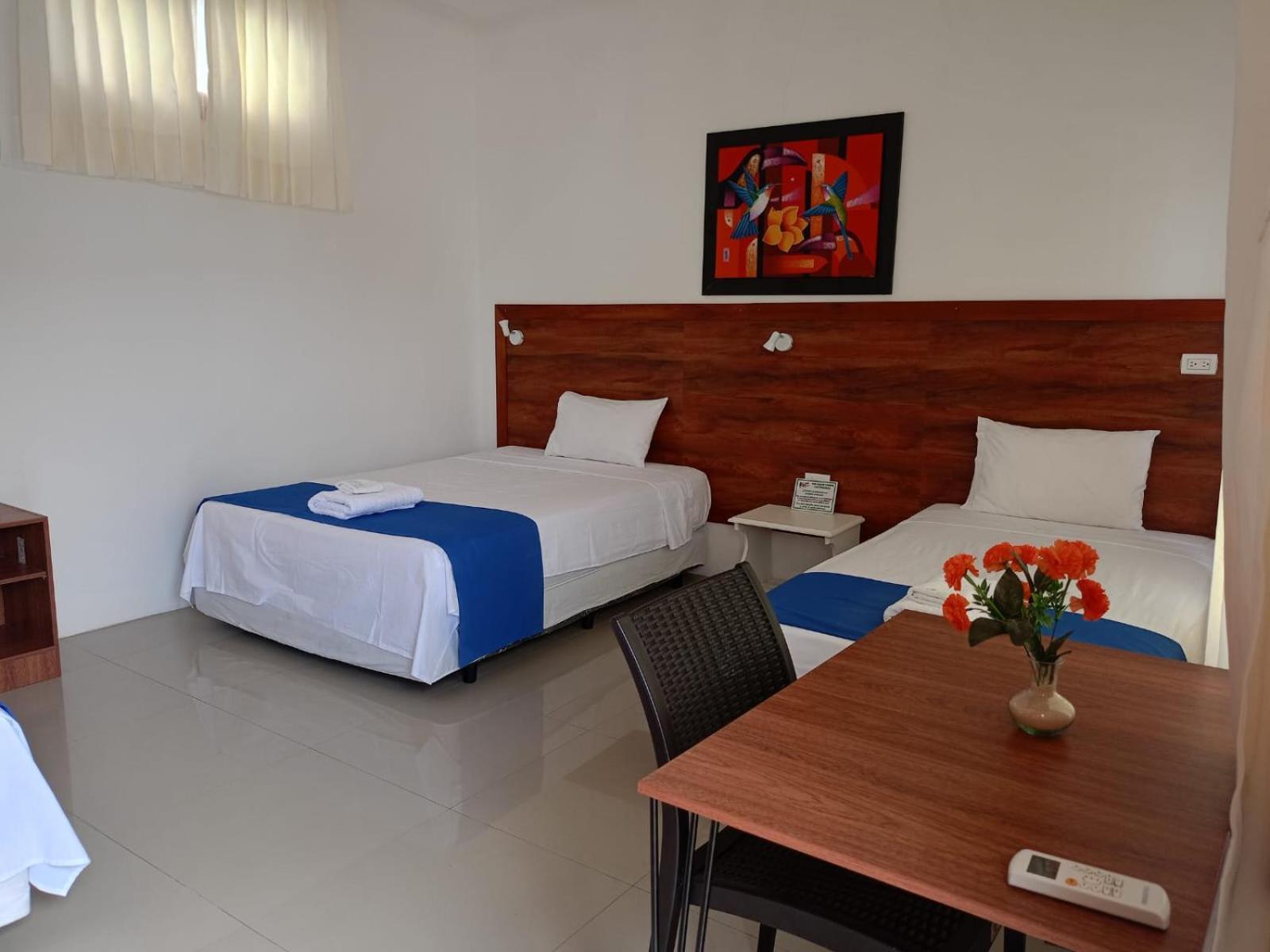 Galapagos Isabela Hotel Loja 比亚米尔港 外观 照片